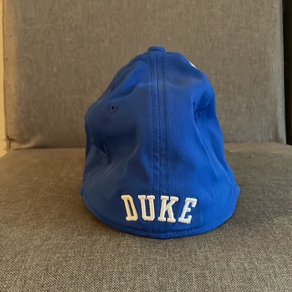 NIKE DUKE BASKETBALL HAT - ONE SIZE FITS ALL - Picture 2 of 3